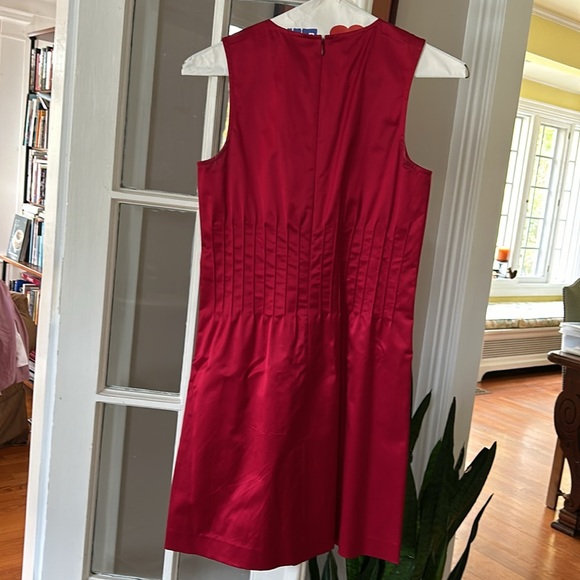 Theory red dress: sleeveless, shiny elegant fabric, with stitching detail - Picture 5 of 6